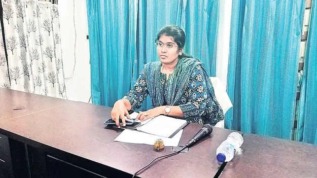 ఎలమంచిలి ఎంపీపీపై నెగ్గిన అవిశ్వాసం