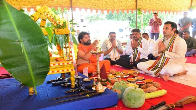 పోలీస్‌ కమిషనరేట్‌లో ఆయుధ పూజ