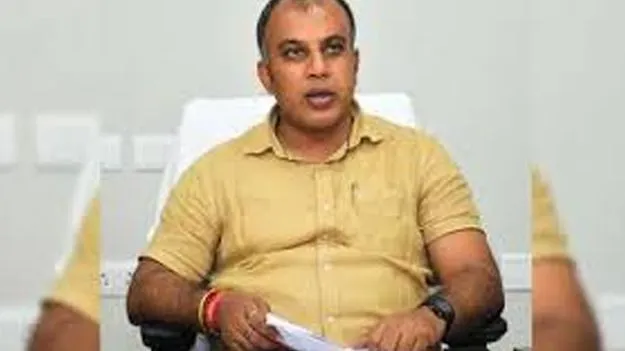 Sirisilla Collector: సిరిసిల్ల కలెక్టర్‌ సందీప్‌ ఝాపై వేటు