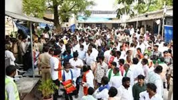 Jubilee Hills By Election: జూబ్లీహిల్స్‌ బరిలో 81 మంది