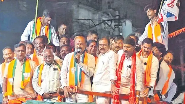 Bandi Sanjay Accuses KTR of Corruption: కేటీఆర్‌.. నంబర్‌ వన్‌ దొంగ