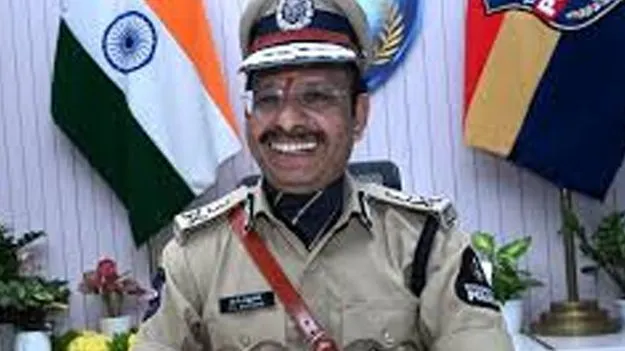Police Commissioner VC Sajjanar: మైనర్లతో అసభ్య కంటెంట్‌ చేస్తే కేసులే  