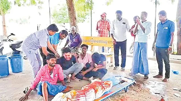 Kurnool Bus Tragedy: 19 వాహనాలు బైక్‌ను తప్పించాయి!