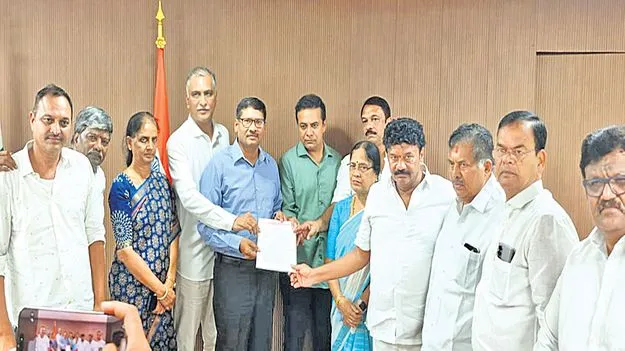 BRS Protest: బీఆర్‌ఎస్‌ చలో బస్‌భవన్‌ ఉద్రిక్తం