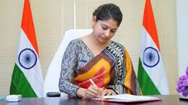 IAS Smita Sabharwal: జస్టిస్‌ ఘోష్‌ కమిషన్‌ రిపోర్ట్‌ కొట్టివేయండి