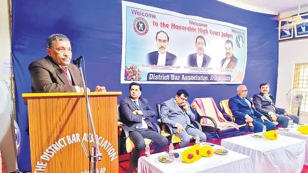 High Court Judge Satti Subbareddy: న్యాయ సాధనలో న్యాయవాదుల పాత్ర కీలకం