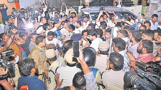 Jubilee Hills Amid Polling: కాంగ్రెస్‌, బీఆర్‌ఎస్‌ శ్రేణుల బాహాబాహీ