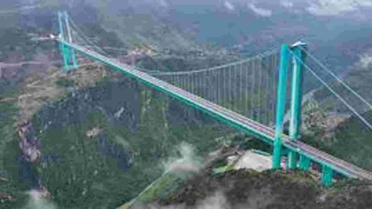 Worlds Tallest Bridge: ఆకాశాన్నంటే ఎత్తు.. ఐఫిల్‌ టవర్‌ క న్నా బరువు!