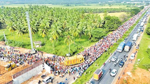 Giri Pradakshina at Annavaram: వేడుకగా సత్యదేవుడి గిరిప్రదక్షిణ
