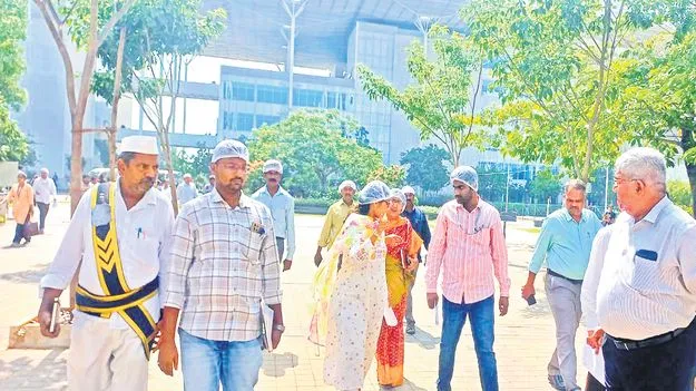 SRM University student: ఎస్‌ఆర్‌ఎం వర్సిటీలో తనిఖీలు