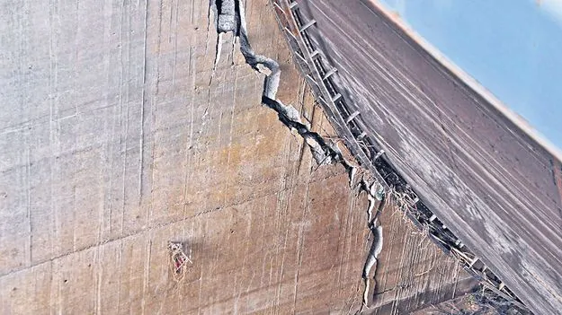 Medigadda Barrage Repairs: మరమ్మతులు చేయకుంటే బ్లాక్‌లిస్ట్‌లోకే..