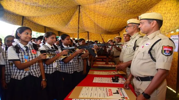 Karimnagar:  విద్యార్థులకు ఓపెన్‌ హౌస్‌  