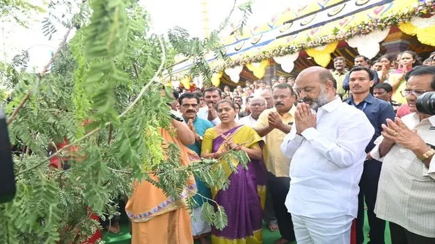 Karimnagar:   అంబరాన్నంటిన దసరా సంబరాలు