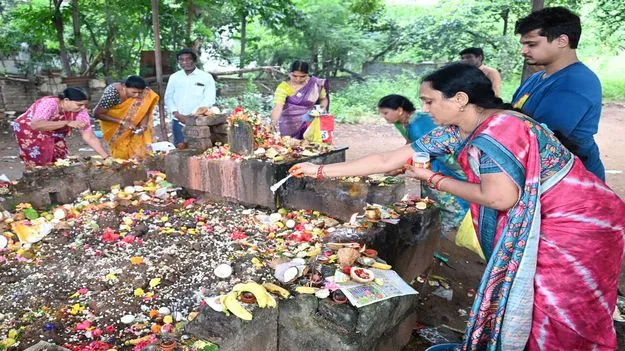 Karimnagar:  భక్తిశ్రద్ధలతో నాగుల చవితి 