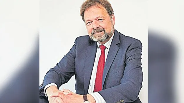 Philip Acerman: తొలగించిన ఉద్యోగులకు మళ్లీ డిమాండ్‌!