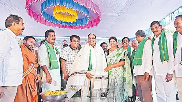 Minister Tummala Nageswara Rao: ఆయిల్‌పామ్‌ పంటలతో నూనె అవసరాలను తీర్చుకోవచ్చు