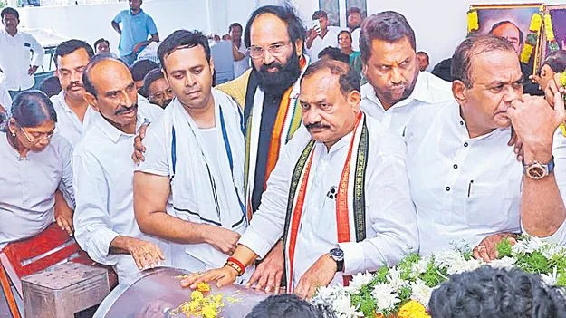 Minister Ramreddy Damodar Reddys Funeral: దామన్న అంత్యక్రియలు పూర్తి 