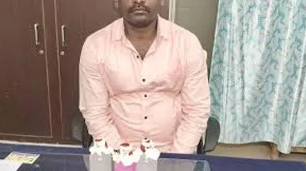 Fire Officer Caught by ACB: టపాసుల దుకాణంఅనుమతికి 10 వేలు డిమాండ్‌