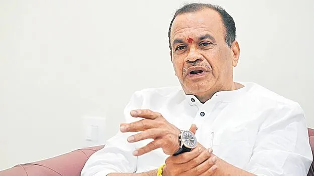 minister komatireddy venkat reddy: హ్యామ్‌ రోడ్లకు టెండర్లు రేపు