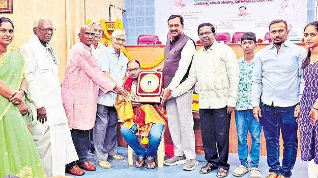 Vimala Memorial Literary Award: దళిత ఉద్యమ పతాక కత్తి పద్మారావు