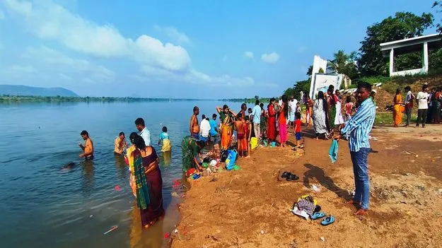  గోదావరి స్నానాలు..కార్తీక దీపాలు