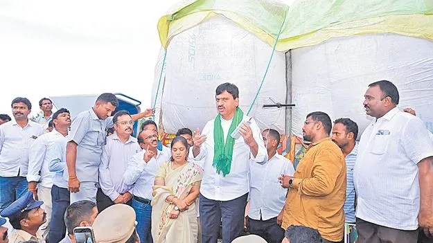 Minister Pongeleti Srinivas Reddy: పత్తి రైతులను ఆదుకుంటాం