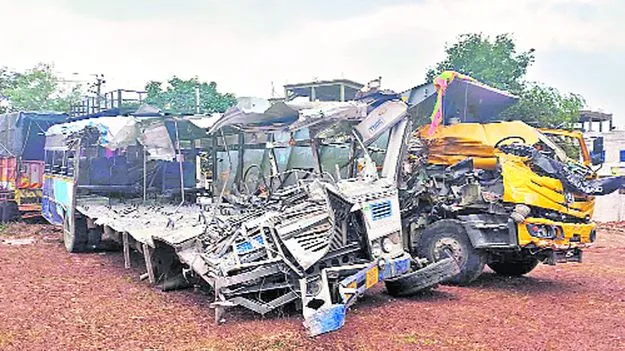 Chevella Road Accident: చేవెళ్ల ప్రమాదంలోడ్రైవర్లు మద్యం తీసుకోలేదు