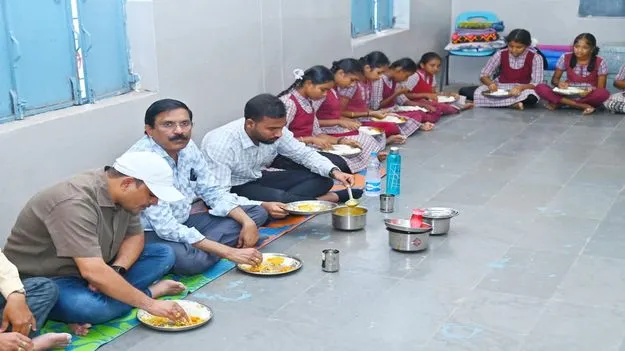 భూ భారతి దరఖాస్తులను వెంటనే పరిష్కరించాలి