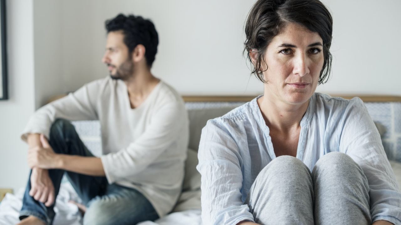 Relationship Warning Signs: ఈ మార్పులు కనిపిస్తే మీ భాగస్వామిలో అసంతృప్తి మొదలైనట్టే