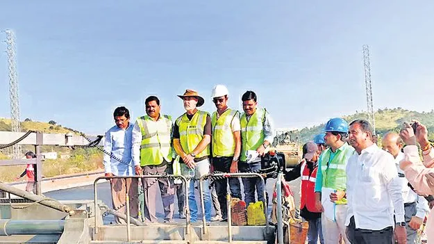 Sri Sathya Sai District: ఈ రోడ్డు వినూత్నం గురూ...!