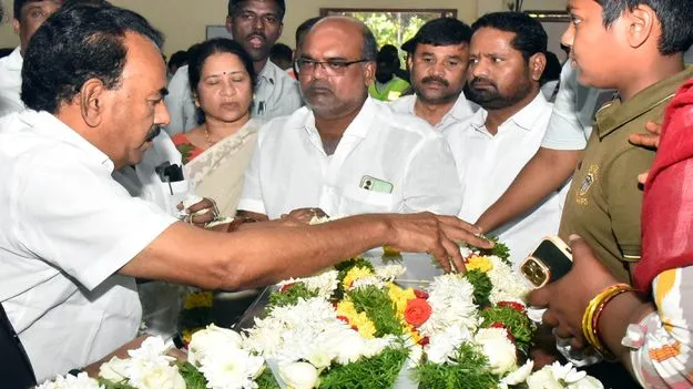 Poet Ande Sri Passes Away: ప్రజల గొంతుకగా అందెశ్రీ!