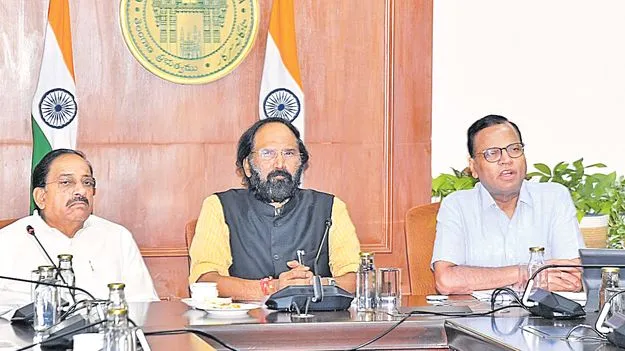 Uttam Kumar Reddy: ధాన్యం సేకరణపై అసత్య ప్రచారాన్ని అడ్డుకోవాలి