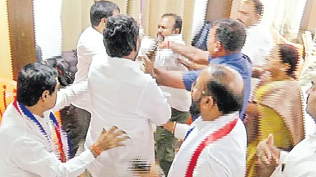 BJP Supports BC Community Bandh: బీసీల బంద్‌కు బీజేపీ మద్దతు