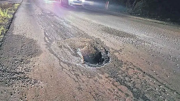 Road Pit Remains Unrepaired: ఇంత జరిగినా గుంత పూడ్చలే
