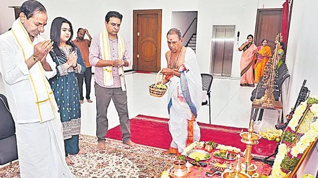 KCR Celebrates Vijayadashami: దుర్గామాత పూజలో కేసీఆర్‌