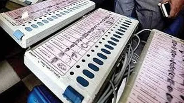  Color on EVMs: ఈవీఎంలపై రంగుల్లో అభ్యర్థుల ఫొటోలు