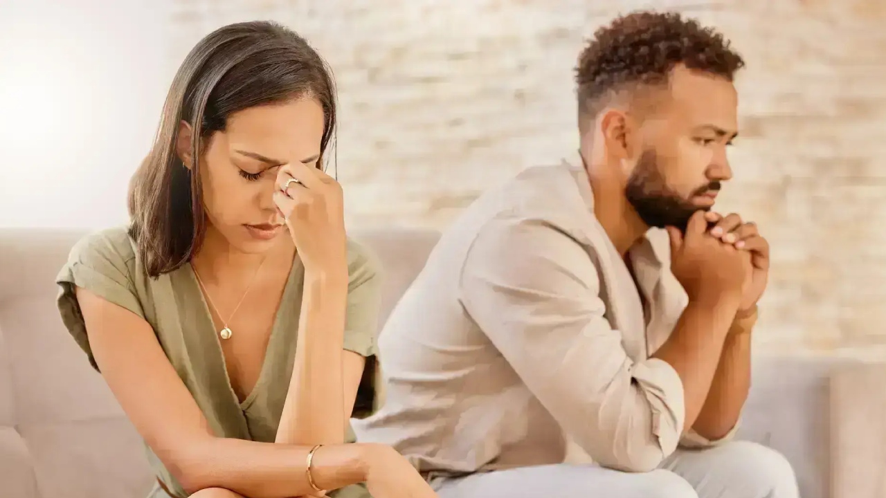 Emotional Baggage: అలర్ట్..  మీ పార్టనర్‌లో ఈ లక్షణాలు ఉంటే..