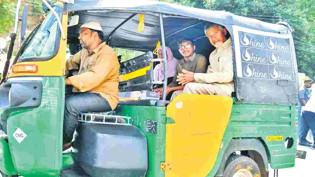CM Chandrababu: ఆటోల్లో.. సభావేదిక వద్దకు