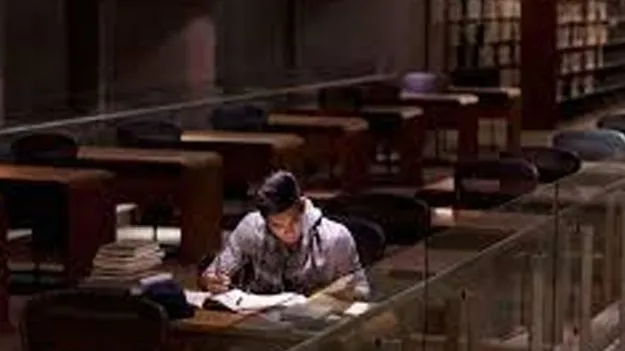 OPT Students: ఓపీటీ విద్యార్థులపై ట్రంప్‌ సర్కారు కన్ను