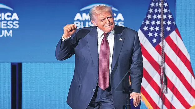 Trump Criticizes: న్యూయార్క్‌ ప్రజలు ఫ్లోరిడాకు పారిపోవాల్సిందే