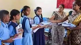 Government Schools: టీచర్లు 1000.. విద్యార్థులు 0