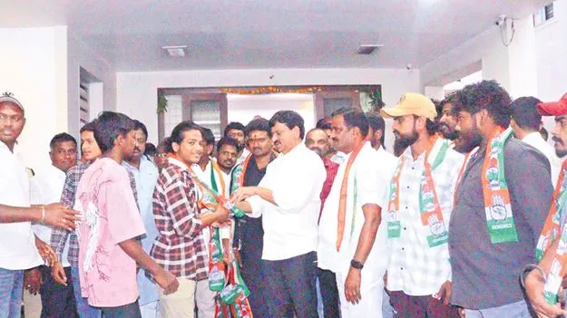 Minister Ponguleti Srinivas Reddy: అబద్ధాలు చెప్పడంలో బీఆర్‌ఎస్‌, బీజేపీ పోటీ!