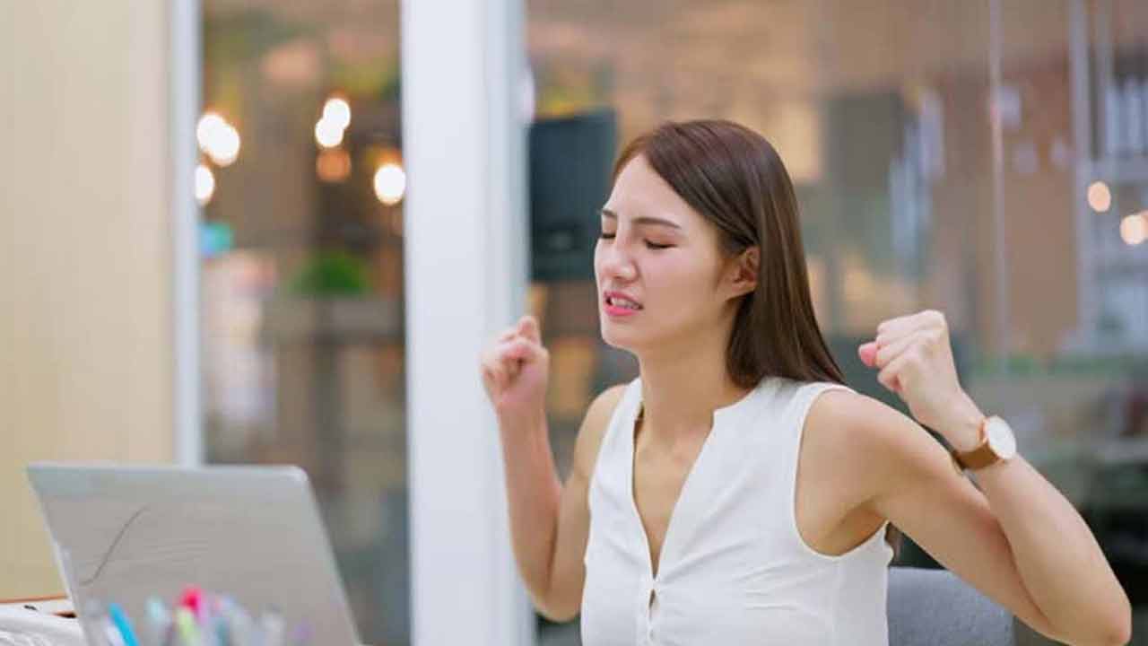 Night Light: నైట్ లైట్ ఆన్ చేసి నిద్రపోతున్నారా..? జాగ్రత్త...