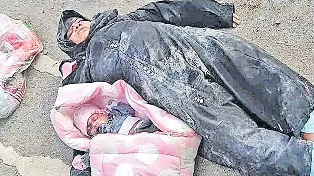 Tragic Bus Accident: అమ్మ పొత్తిళ్లలో నిద్రిస్తూ.. శాశ్వతనిద్రలోకి!