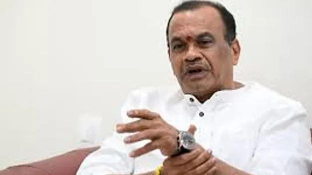 KomatireddyVenkatReddy: చిన్న కాంట్రాక్టర్లకు 100 కోట్లు విడుదల