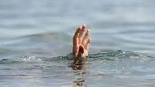 Family Dispute Over Money: భార్య డబ్బులు ఇవ్వలేదని చెరువులో దూకిన భర్త