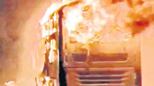 Sleeper Buses in India: కదిలే శవపేటికలు..!