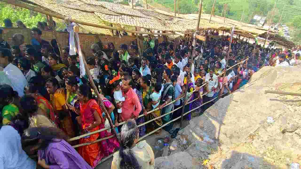 భక్తజన సంద్రంగా గూడెం గుట్ట 