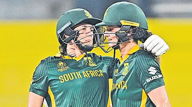 South Africa Womens Team: సఫారీల దూకుడు