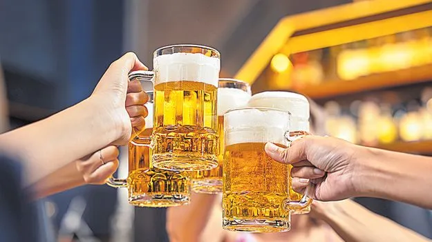 Alcohol Sales: ఎక్సైజ్‌ శాఖకు.. ఒక్క నెలలోనే భారీగా ఆదాయం..